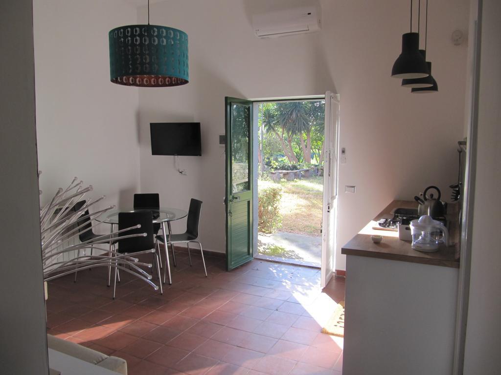 Terre Del Cardinale Country Suites Catánia Kamer foto